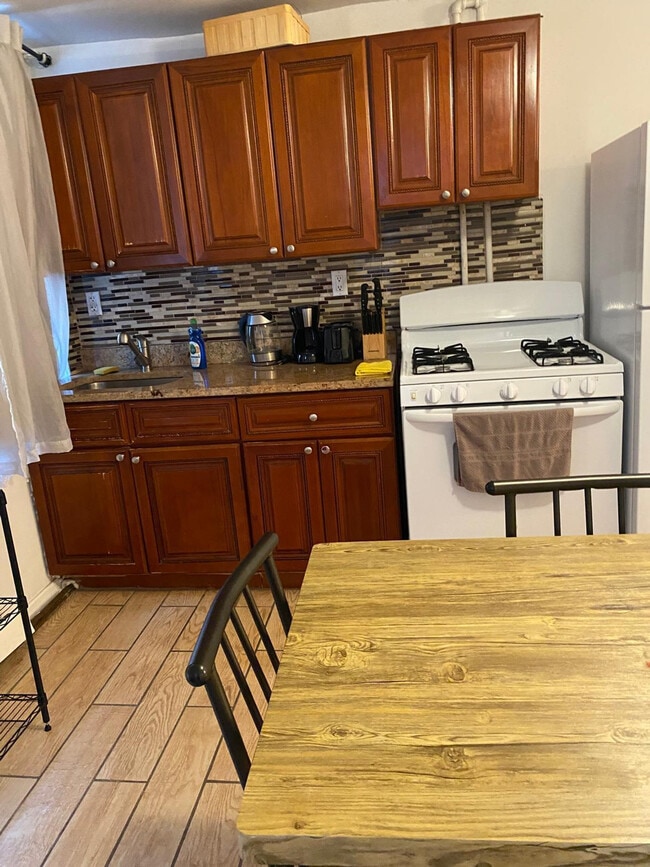 Photo - 708 E 44th St Unidad FL2-ID1039013P