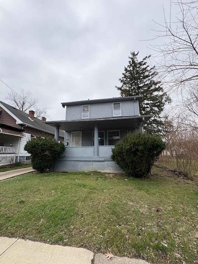 Building Photo - Three bedroom one bathroom 2 story home for rent