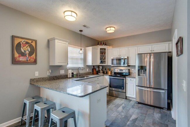 Photo - 606 Spence Enclave Way