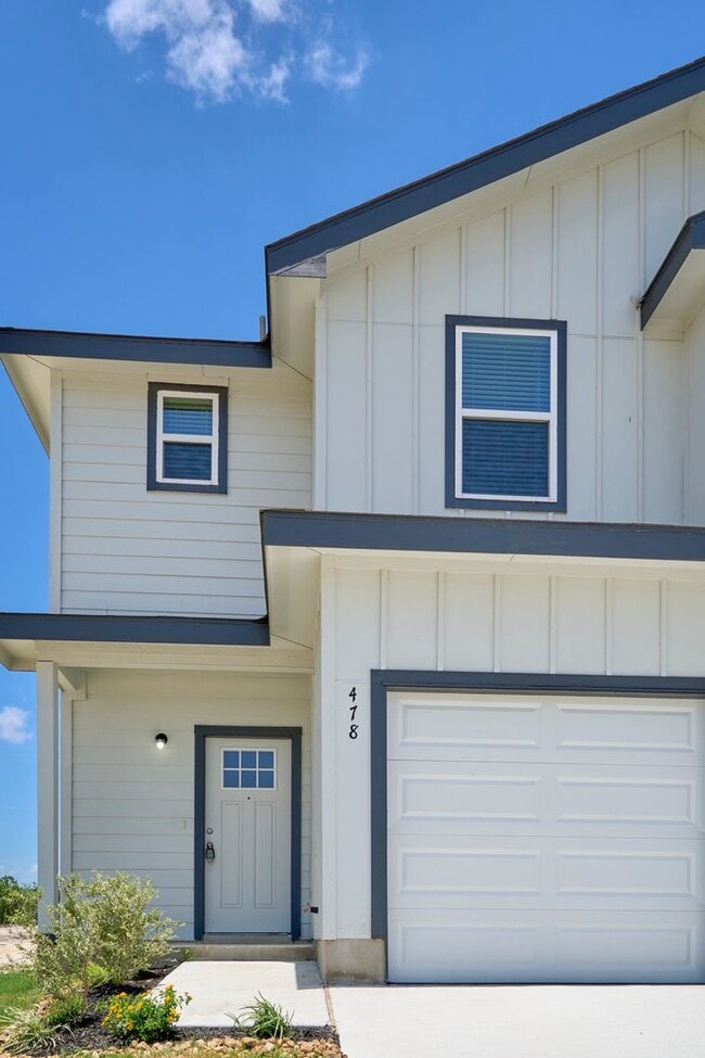 Photo - Hunters Ranch Beauty! 3 Bedroom 2 1/2 Bath Townhome