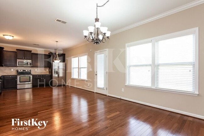 Photo - 129 Collenton Ln