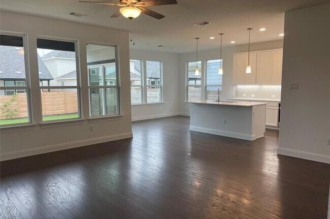 Photo - 304 Harbors Ln