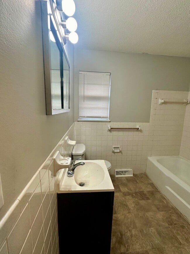 Photo - Cute 3 Bedroom 1 Bath Ranch For Rent!