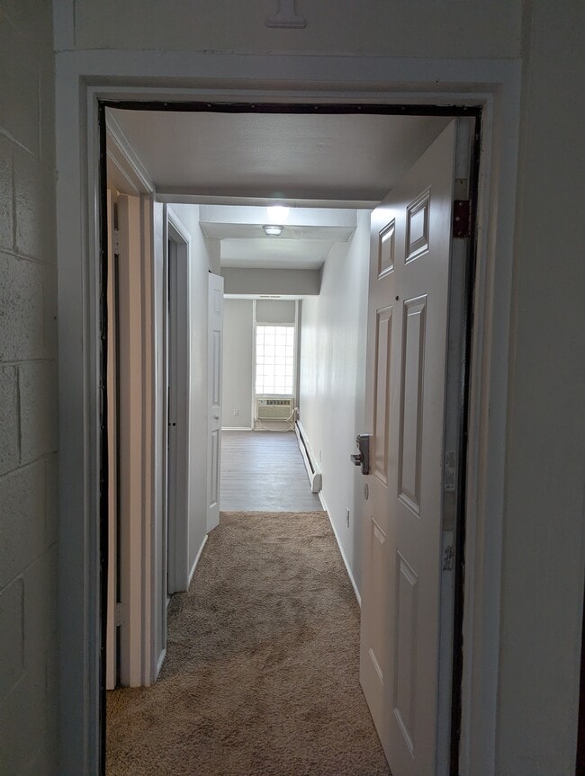 Entryway, LL 1bd - Stewart Woods