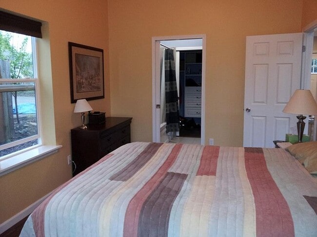 Photo - 6117 NE 9th Ave