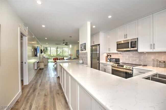 Photo - 684 Broad Ave S Condo Unit J684