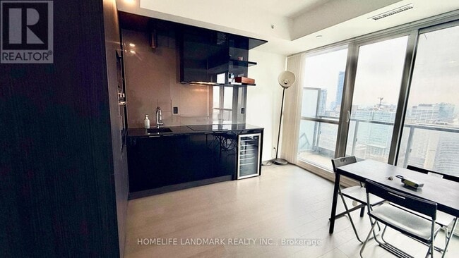 Photo - 70 Temperance St Unit 3702