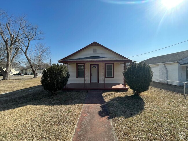 Building Photo - One-story home with front porch