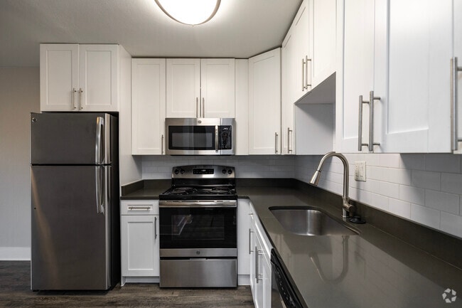 Building Photo - Westshore Palms at Kennedy