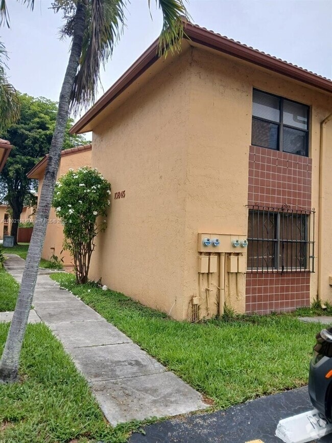 Building Photo - 10845 NW 7th St Unit 15-14 Rental