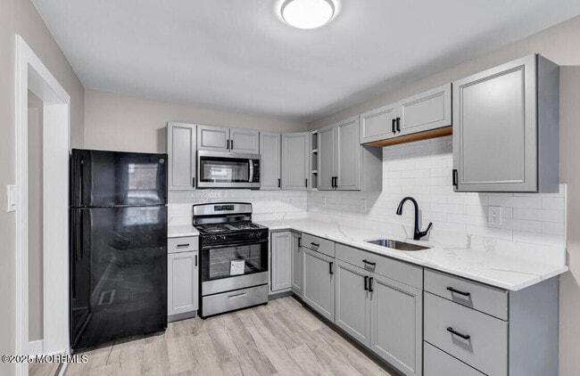 Photo - 700 Fifth Ave