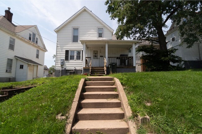 Photo - 2509 Olive St