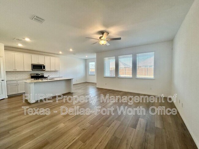 Photo - 2113 Donker Dr