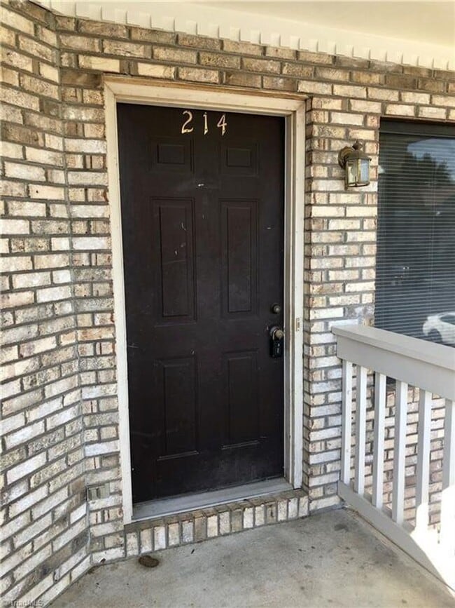 214 English Ct