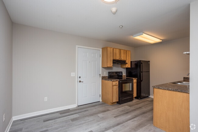 1BR, 1BA - 445 SF