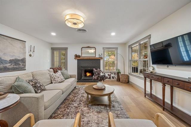 Photo - 2204 N Pearson Ln