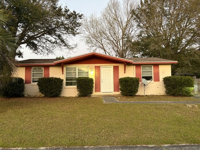 Photo - Great 2 large Bedrooms and 2 bath Beauty! Wonderful location. Call Sheila 407-687-7900
