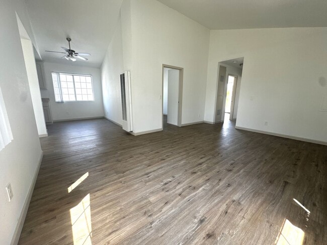 Building Photo - 111 Ximeno Ave Unit 111-B Rental