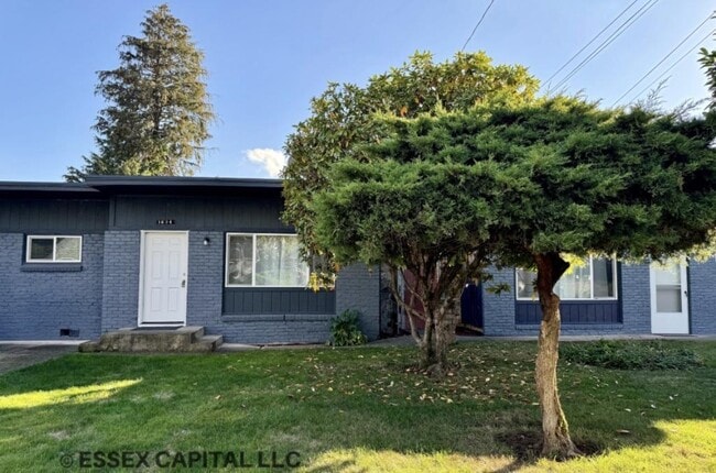 Building Photo - 1628 G St