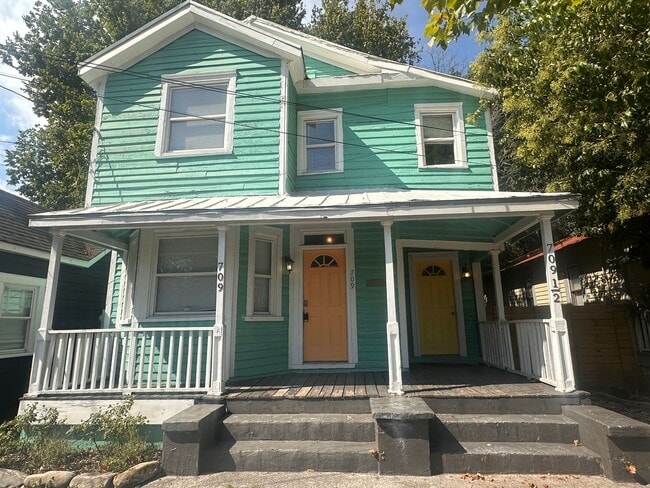 Building Photo - Charming Home in Historic Downtown Wilmington