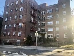 Building Photo - 1-9 62nd St Unit 4C Rental