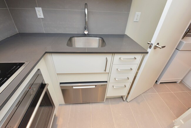 Photo - 56 Maitland Street Unit 305