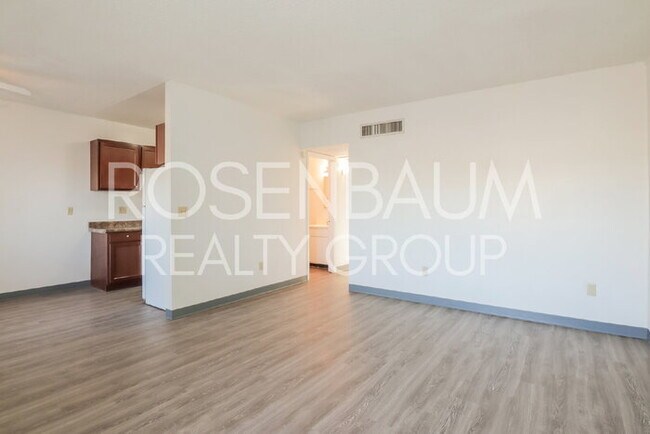 Photo - 1518 E Hedrick Dr Unidad T