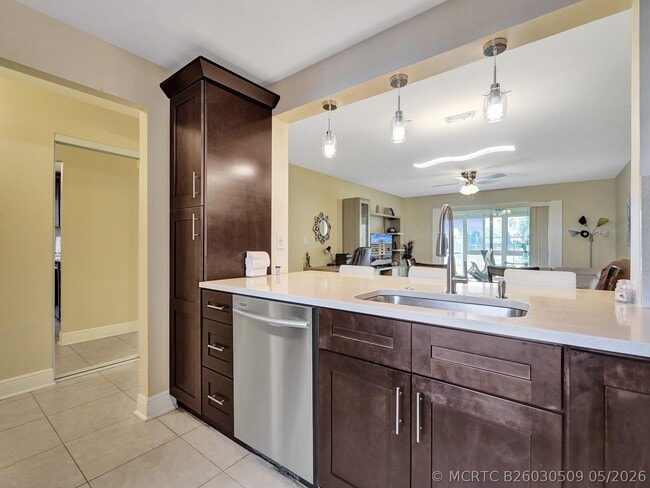 Photo - 401 SE 3rd St Unit 107
