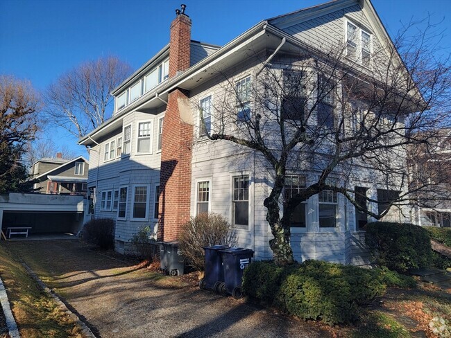 Building Photo - 119 Appleton St Unit #1 Rental