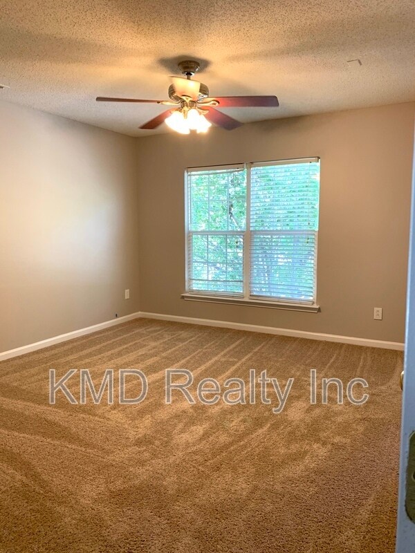 Photo - 4010 Woolcott Ave