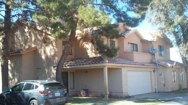 Photo - 567 E Barnard St