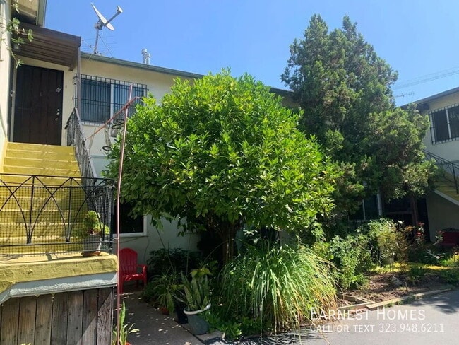 Building Photo - 110 S Rampart Blvd Unit 2