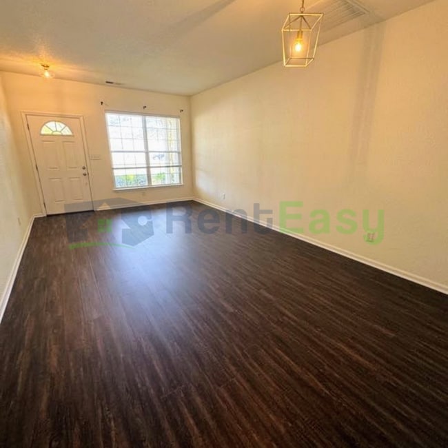 Photo - 5006 Prestwick St