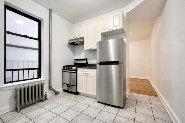 Photo - 401 E 68th St Unit 4F