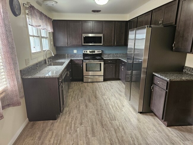 Photo - 1180 Highland Ave