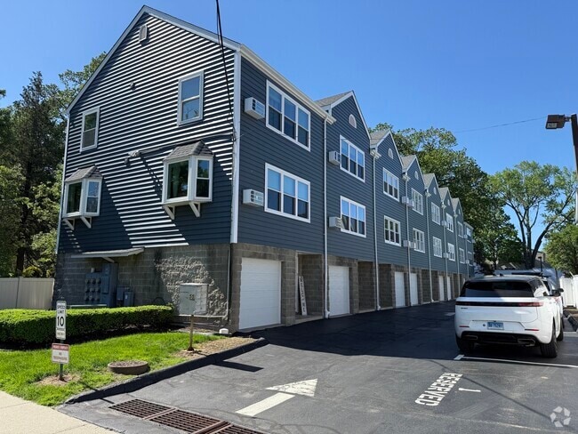 Building Photo - 55 Woodland Pl Unit APT 4