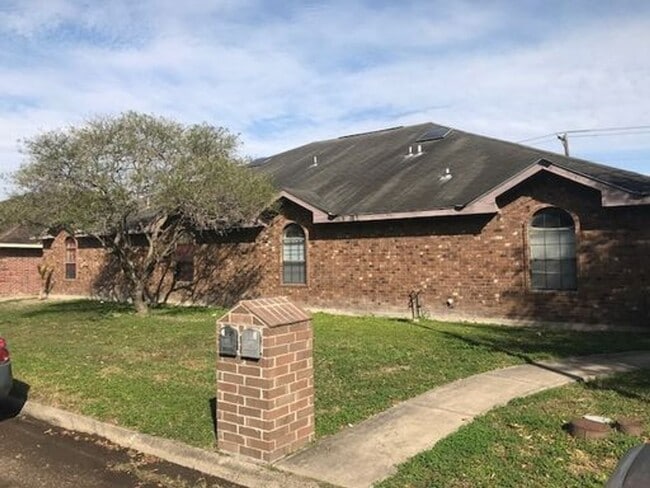 Building Photo - 2107 Kimberly Ln Unit 3