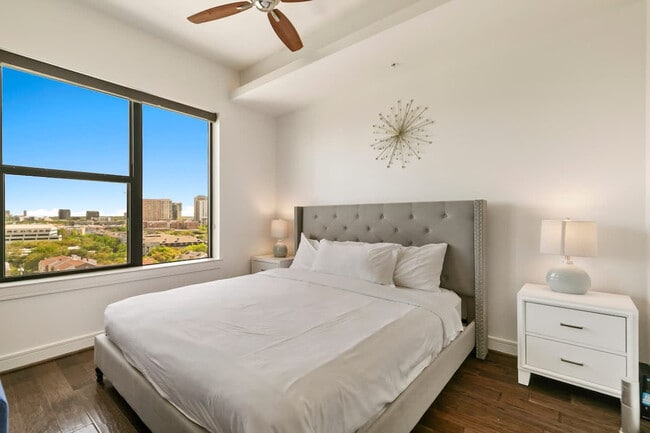 Photo - 101 Bowen St Unit ID1297774P