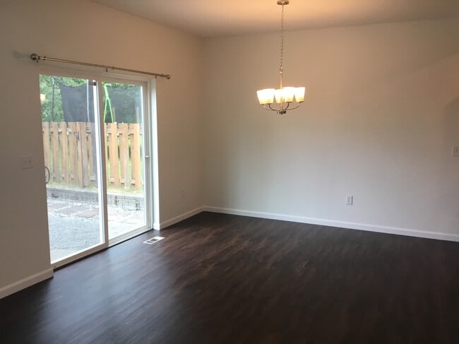 Photo - 1142 Ebbets Dr