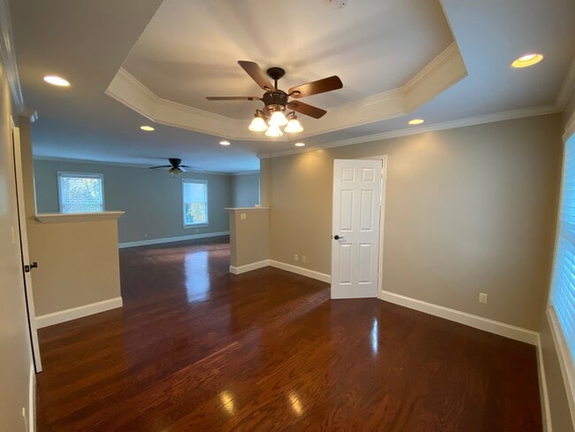 Master bedroom - 5572 Vaughn Rd