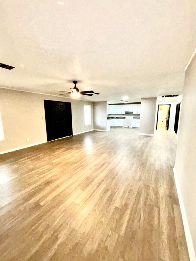 Photo - 5313 Johnwood- Valley View-Move In Ready!