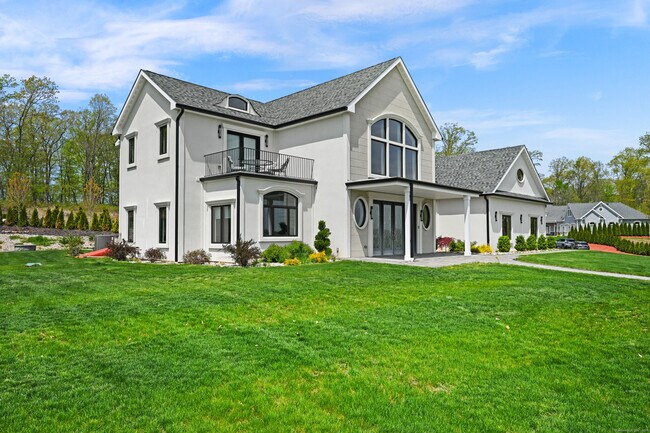 Photo - 5 Hawks Lndg