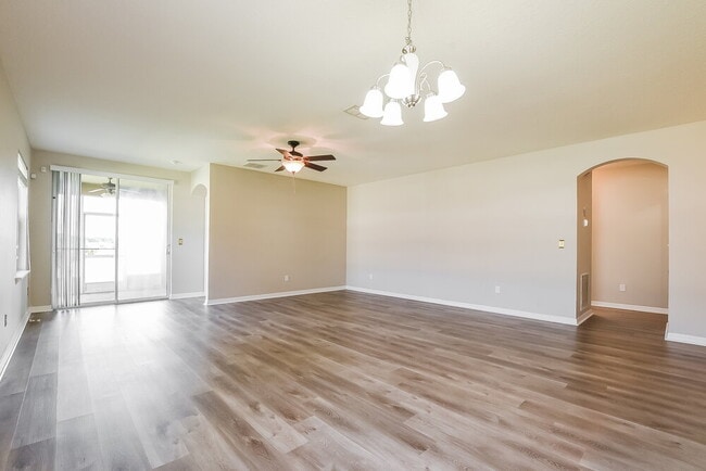 Photo - 194 Compass Rose Dr