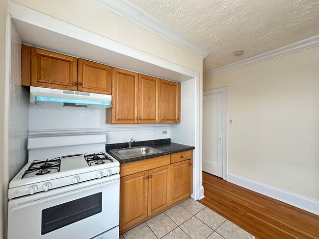 Photo - 2737 N Spaulding Ave Unit 803