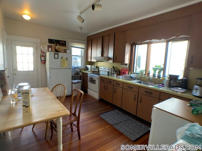 98 W Quincy St