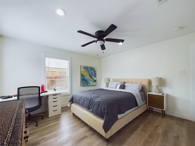 Photo - 7609 Amelia Rd
