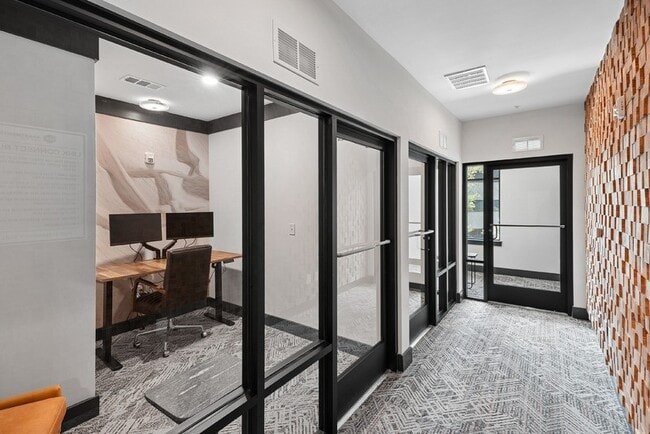 Link Apartments® Lake Park
