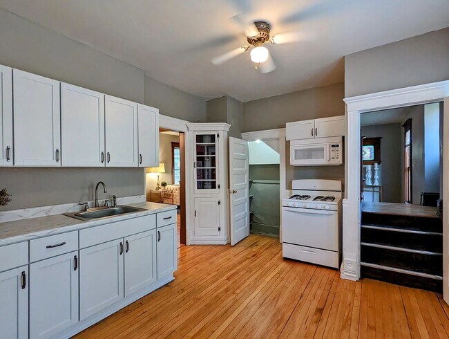 Photo - 2801 Harriet Ave