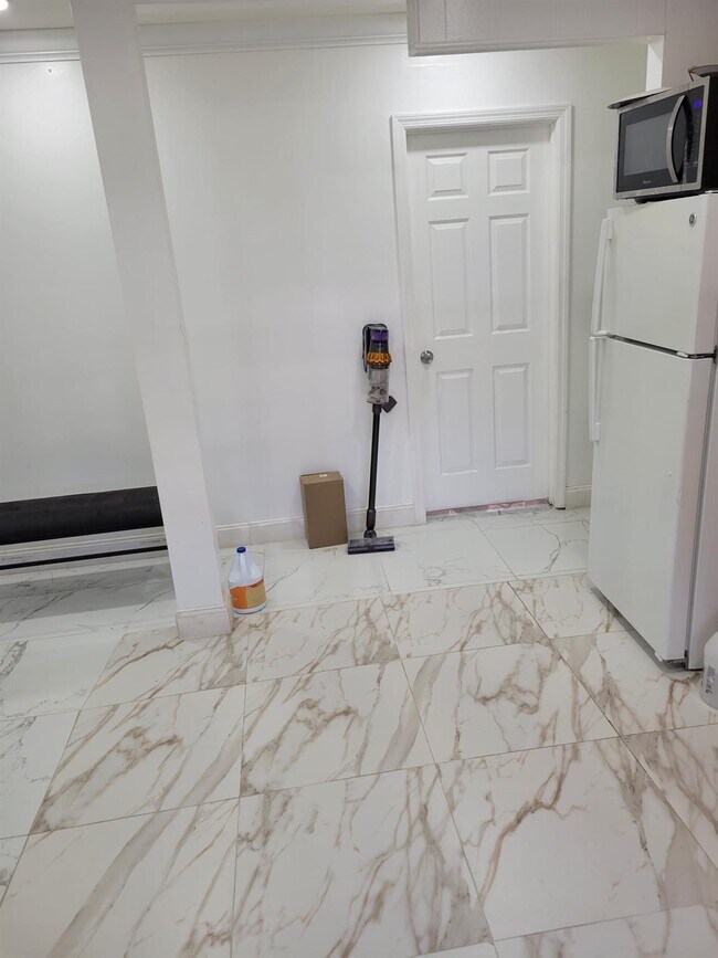 Photo - 12 N Marion Pl