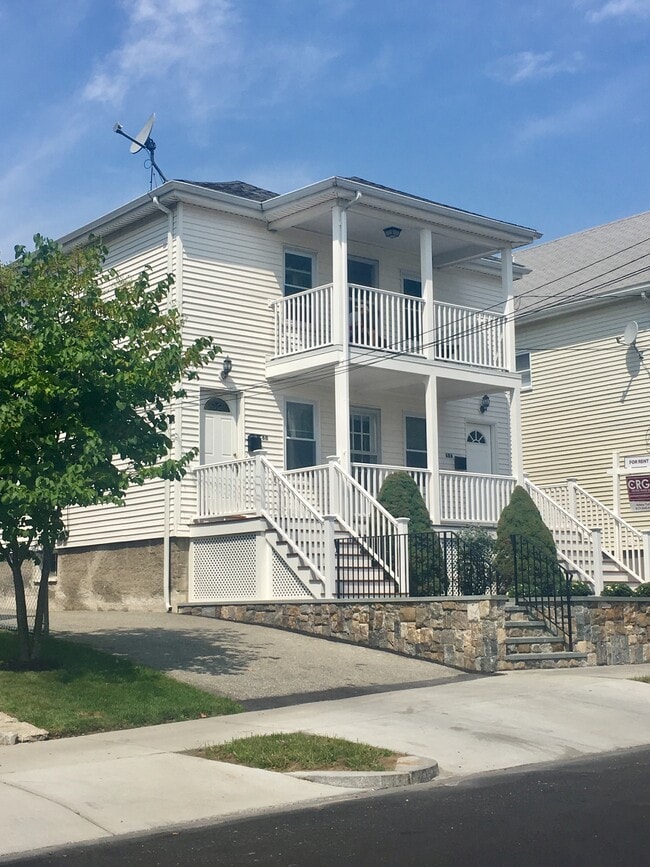 Building Photo - 68 Edenfield Ave Rental